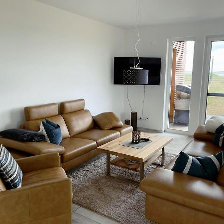 Exklusives Apartment Mit Blick Auf Den See Grossraeschen Esterno foto