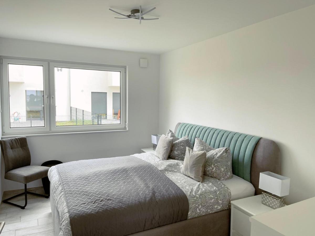 Exklusives Apartment Mit Blick Auf Den See Grossraeschen Esterno foto